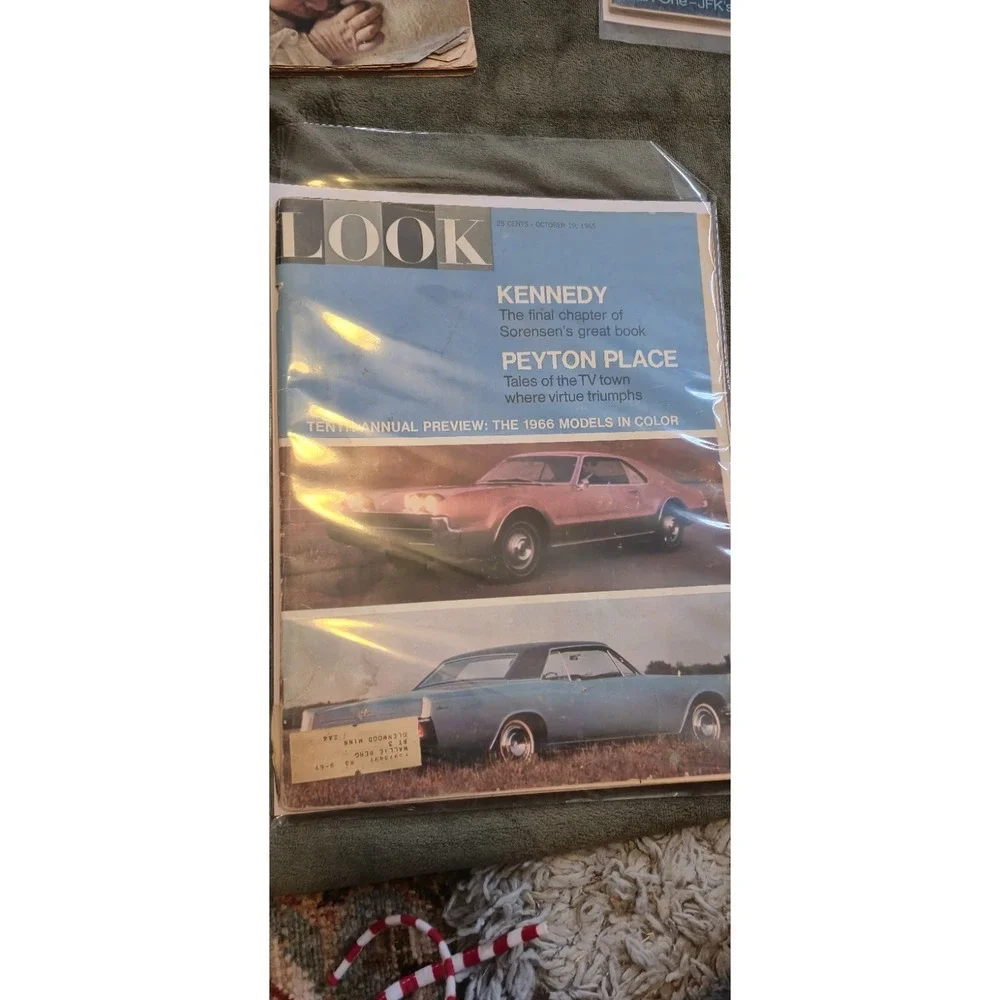 Vintage 1965 LOOK Magazine Lot of 4 JFK‎ Kennedy w/ Protectors & Life Boards